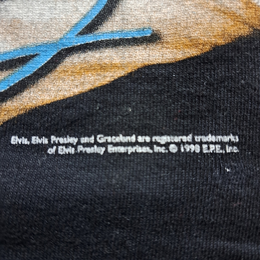 Vintage Elvis Blue Hawaii t-shirt, men's size Large, 1998, black blue red, EUC - Picture 6 of 17